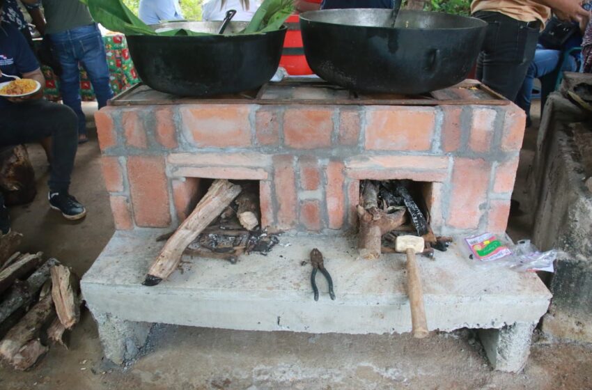  MiAMBIENTE Chiriquí entrega estufas artesanales en Las Lomas