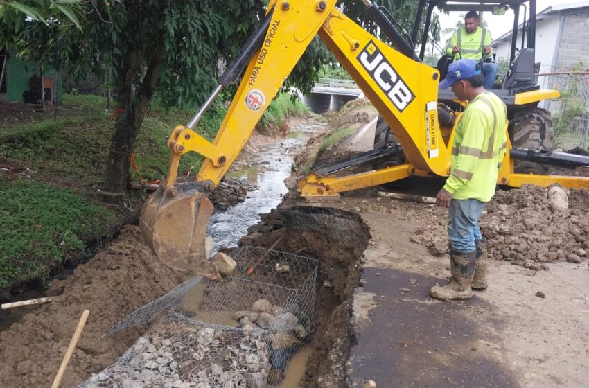  El MOP realiza trabajos de parcheo en importantes arterias de la capital