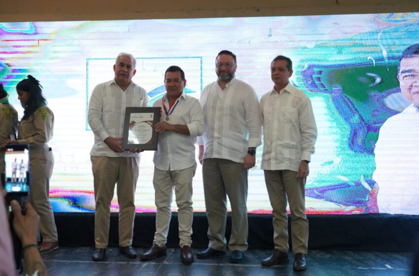  Reconocen al Mejor Gran Productor 2024 con medalla al mérito “Rafael Grajales”