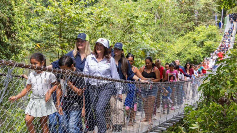 Conectados el reciclaje: nuevo puente une comunidades en la Cuenca
