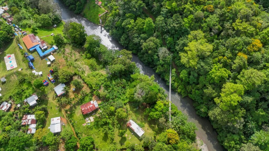 Puente de plástico reciclado