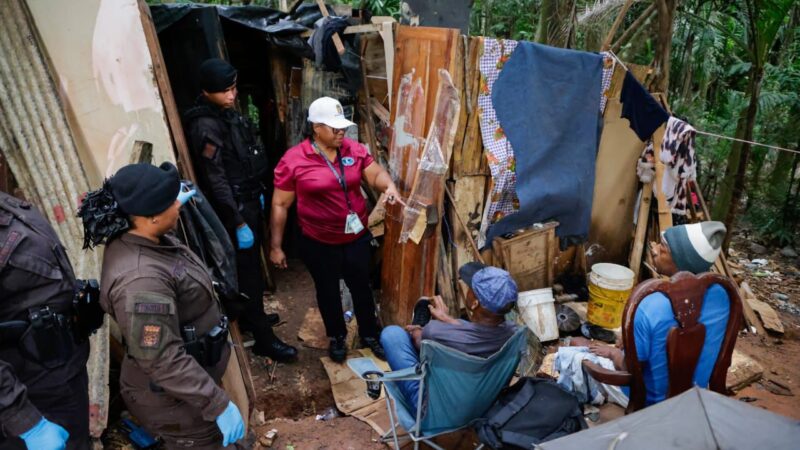 Atienden a personas sin hogar en Ancón