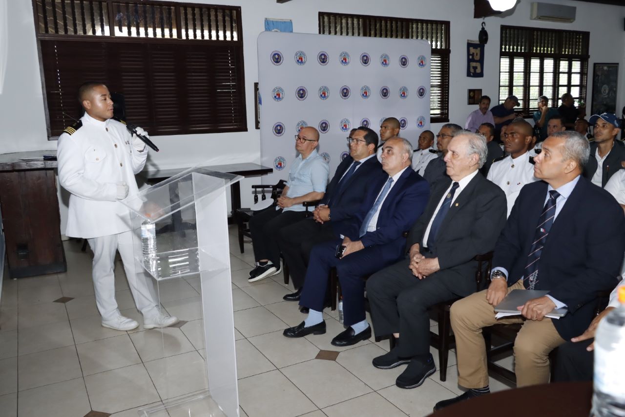 UMIP fortalece formación marítima en conversatorio con Prácticos del Canal