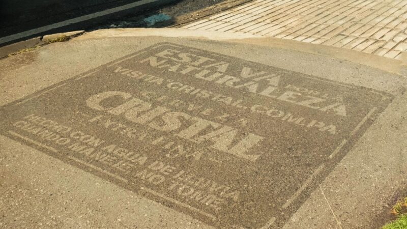 Cerveza Cristal refuerza su compromiso ambiental con intervención urbana el reciclaje