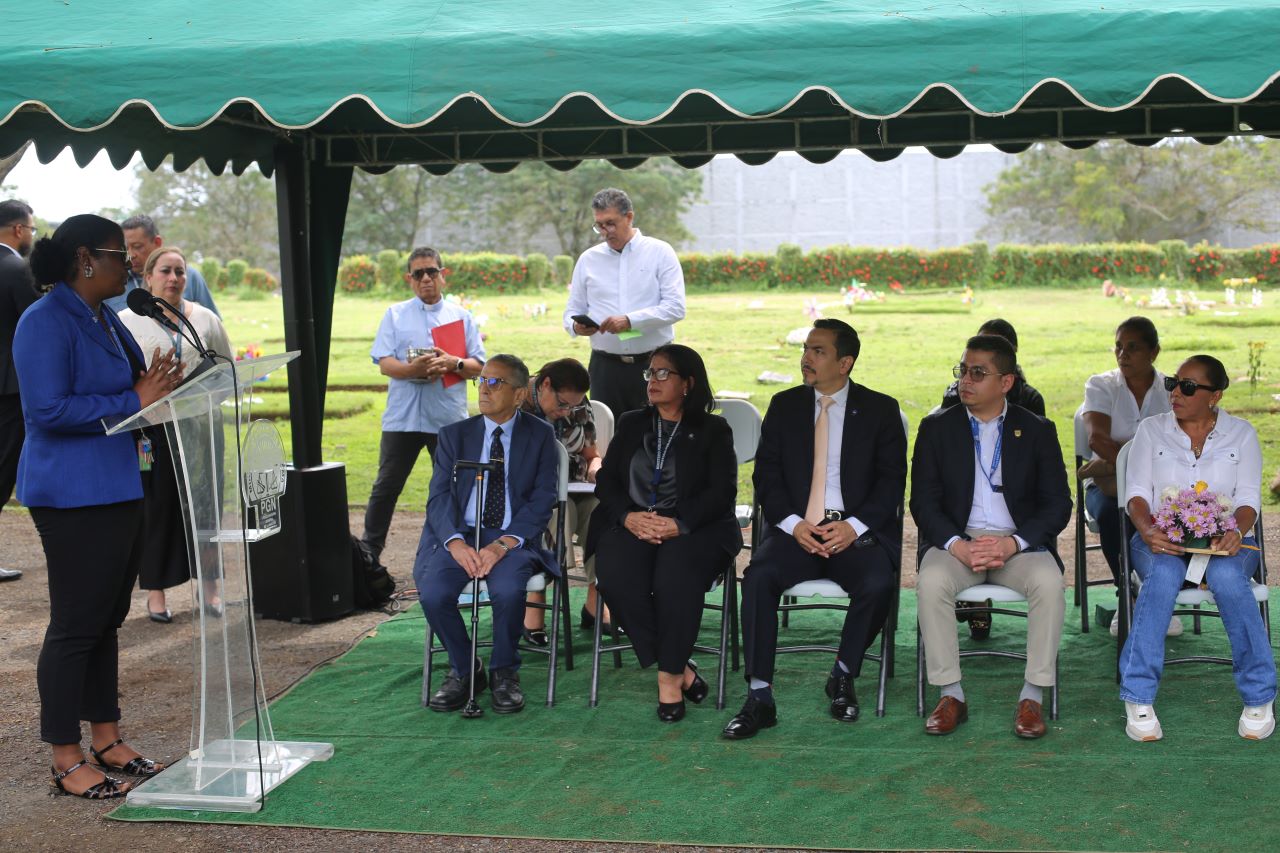 Inhumación Digna de Víctima de la Invasión a Panamá