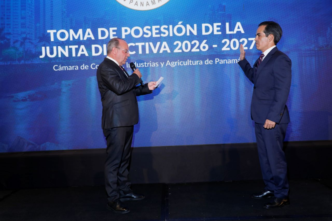 Aurelio Barría Pino asume la presidencia de la CCIAP en Panamá