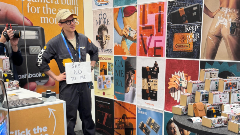 Flashback ONE35: la cámara retro de Kelric Mullen que sorprende en CES 2026