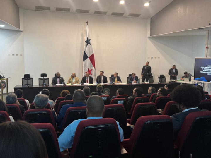 Panamá impulsa la transformación digital con nuevo frente parlamentario