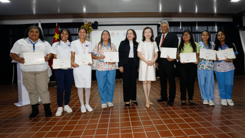 Panamá y China refuerzan cooperación educativa y cultural en UDELAS