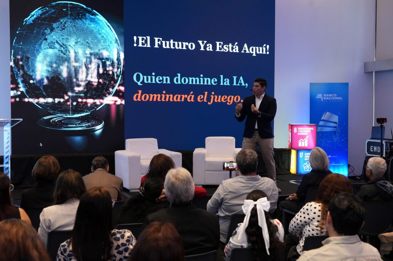 Banconal impulsa innovación y ética en foro de comunicación