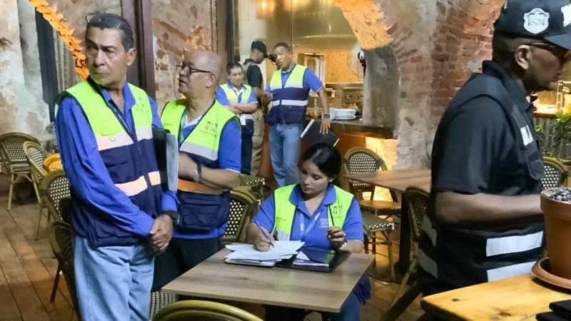 Mitradel intensifica operativos nocturnos para garantizar el respeto de los derechos laborales en el Casco Antiguo