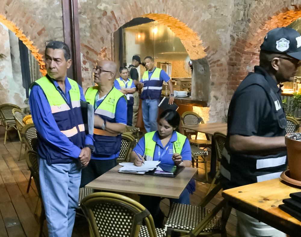Mitradel intensifica operativos nocturnos para garantizar el respeto de los derechos laborales en el Casco Antiguo