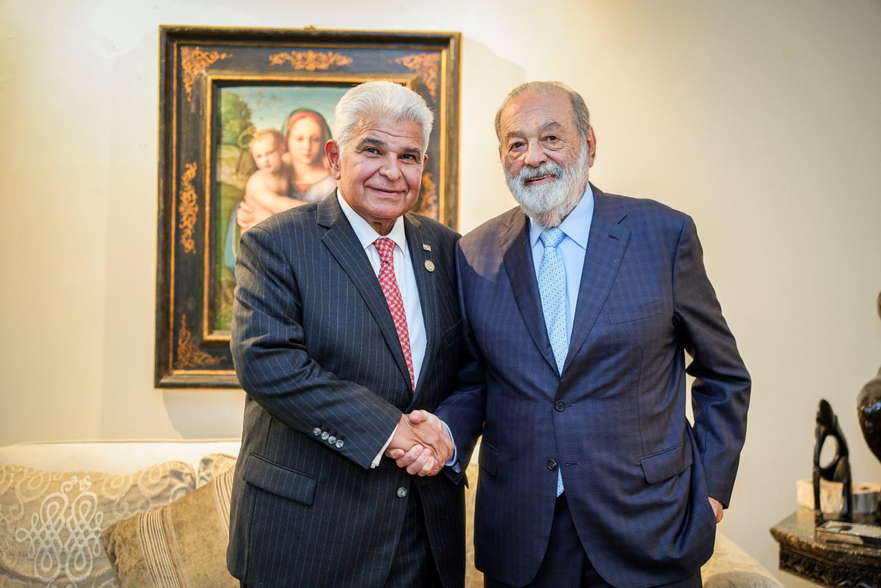 Carlos Slim recibe al presidente Mulino en su residencia