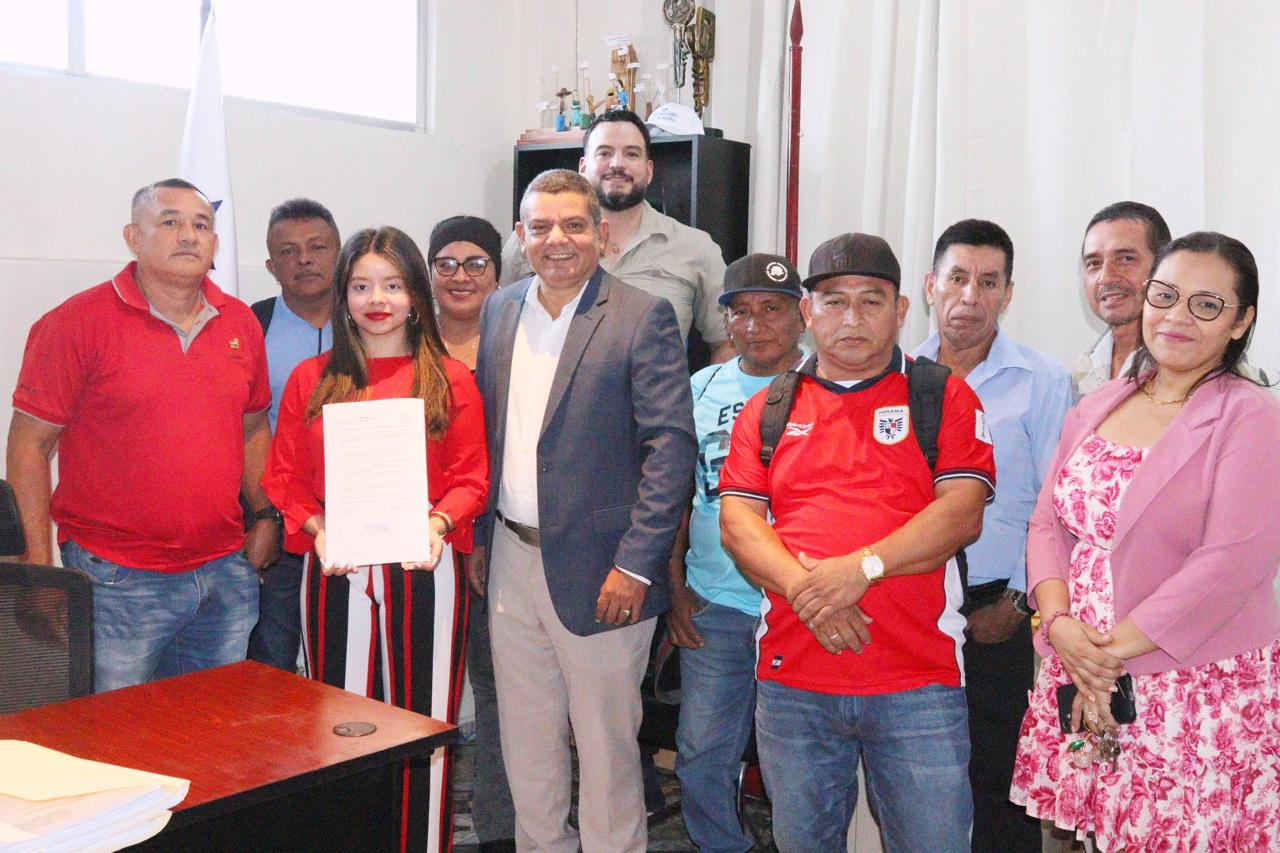 Trabajadores bananeros chiricanos se benefician de convención colectiva directa ratificada Mitradel