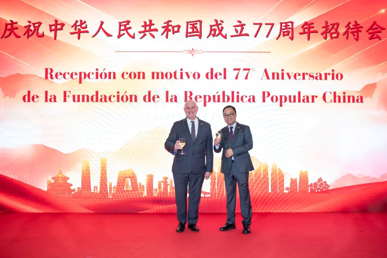 China y Panamá exploran una nueva etapa de cooperación con más comercio e inversión