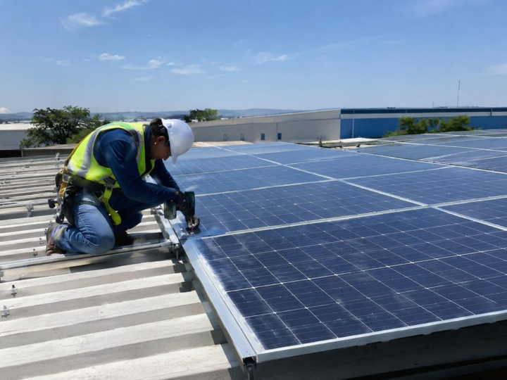 Financiamiento solar: una salida para reducir costos y avanzar hacia una energía más sostenible
