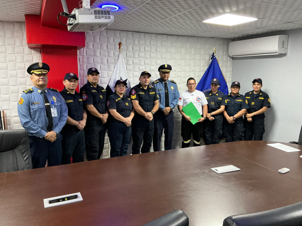 Bomberos de Panamá y paramédicos de SAMER alcanzan un acuerdo