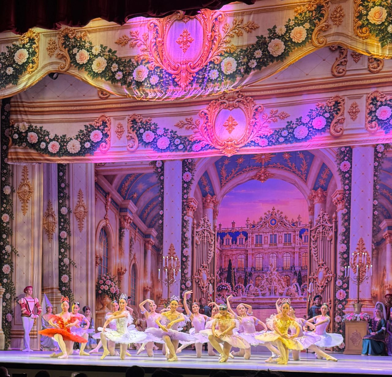 Cerca de 70 bailarines dan vida a ‘La Bella Durmiente’ en el Teatro Nacional